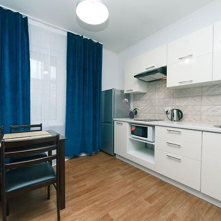 Cozy Apartment On Gmyri 12B Near Metro Poznyaki Kiev Exterior foto
